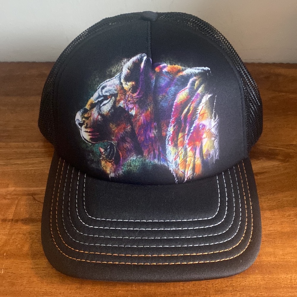 NWOT. The Mountain (One Size Fits Most), Adjustable Cap/Hat. 🦁